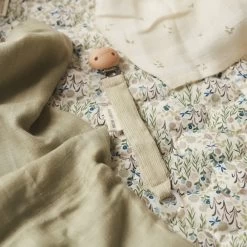 Avery Row Attache-suce Willow Corduroy -Enfant Périphériques Magasin avery row attache suce willow corduroy 2