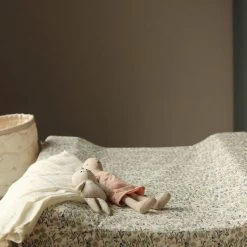 Avery Row Coussin à Langer Riverbank -Enfant Périphériques Magasin avery row coussin a langer riverbank 3