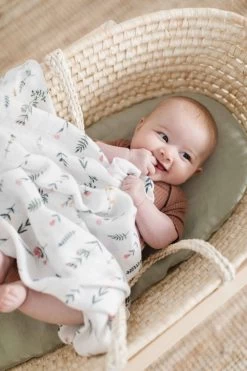 Lil North Co. Drap Contour De Moïse En Lin Sage -Enfant Périphériques Magasin lil north co drap contour de moise en lin sage 2