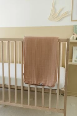 Lil North Co. Grande Couverture En Mousseline 8 épaisseurs Coffee -Enfant Périphériques Magasin lil north co grande couverture en mousseline 8 epa 3
