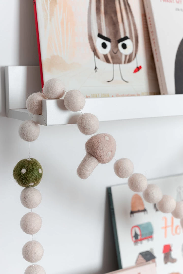 Lil North Co. Guirlande Décorative Whimsical Mushrooms 5 Lil North Co. Guirlande Décorative Whimsical Mushrooms – Image 3