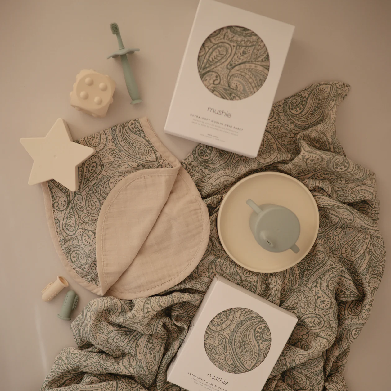 Mushie Couverture En Mousseline Green Paisley 3 Mushie Couverture En Mousseline Green Paisley