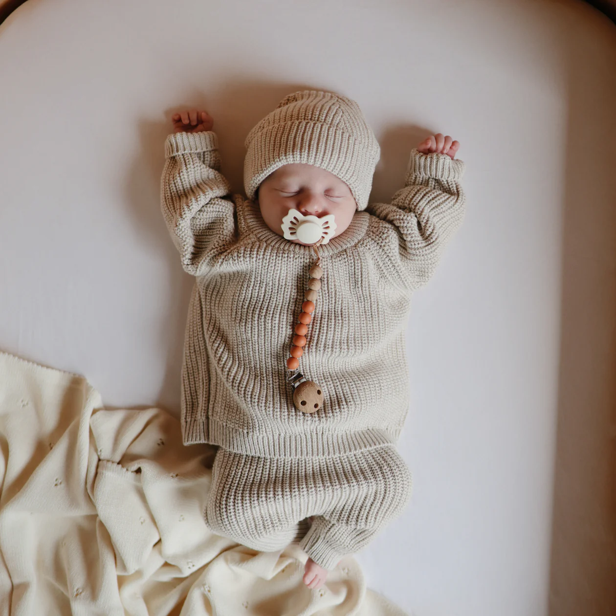 Mushie Drap Contour De Bassinette En Coton Extensible White 7 Mushie Drap Contour De Bassinette En Coton Extensible White – Image 5