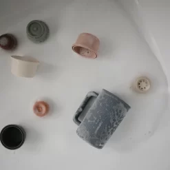 Mushie Tasse De Rinçage De Bain Tradewinds 10 Mushie Tasse De Rinçage De Bain Tradewinds -Enfant Périphériques Magasin mushie tasse de rincage de bain tradewinds 3