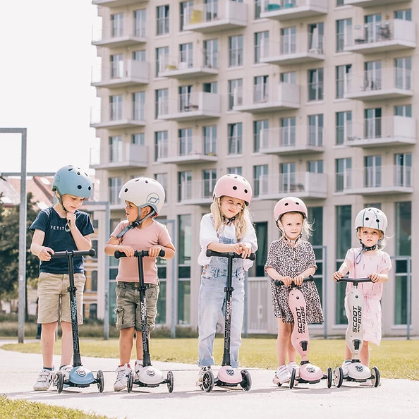 Scoot And Ride Trottinette Highwaykick 3 LED Ash 3 Scoot And Ride Trottinette Highwaykick 3 LED Ash